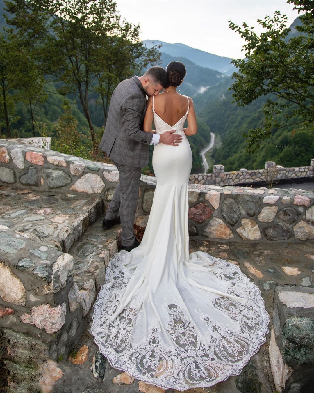 V-neck Spaghetti Straps Backless Mermaid Wedding Dress With Lace Appliques