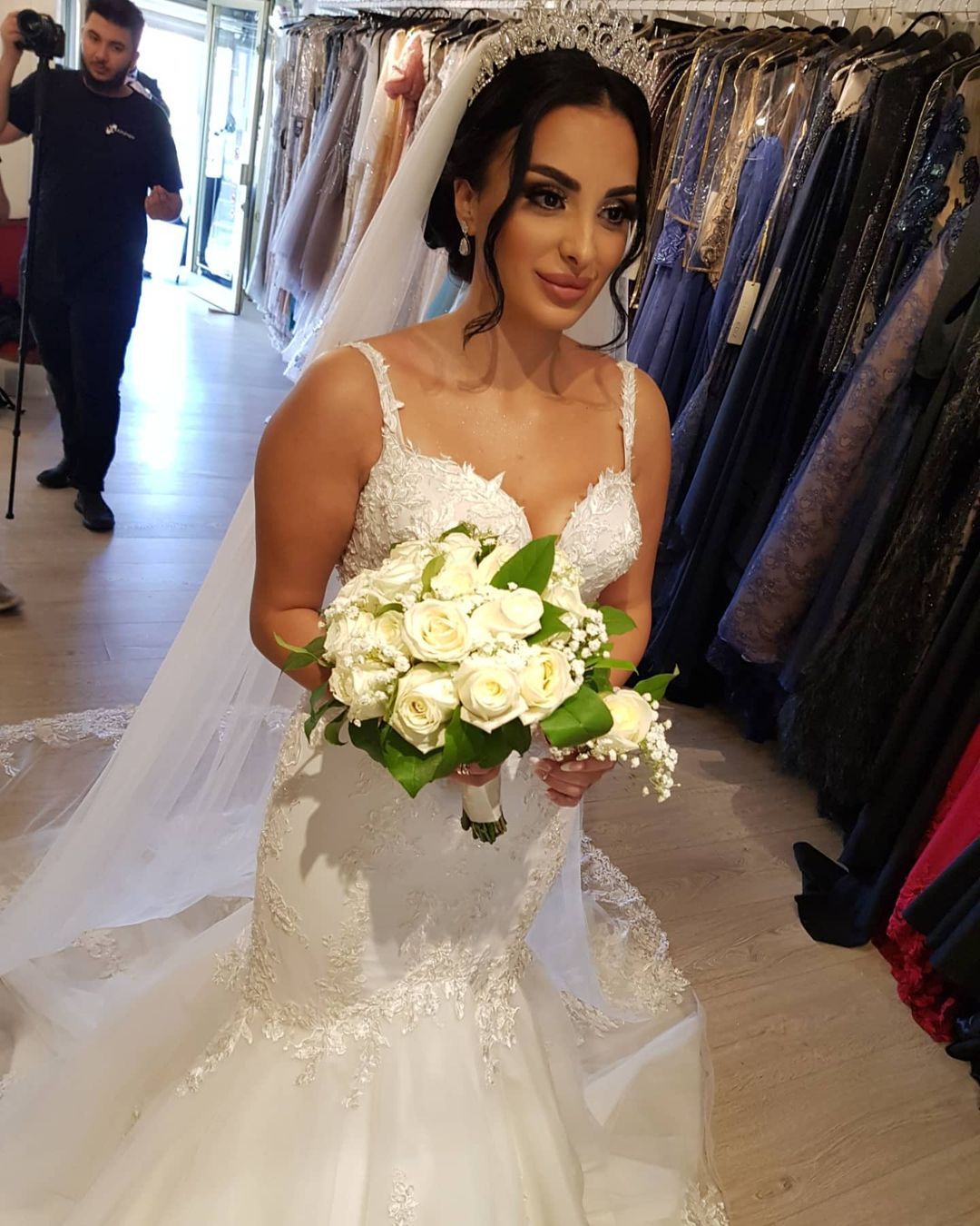 Spaghetti Straps Long Mermaid Wedding Dress With Lace Appliques Tulle