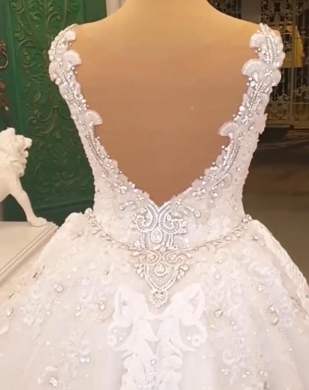 Spaghetti-Straps Sweetheart A-line Backless Wedding Dress With Appliques Lace