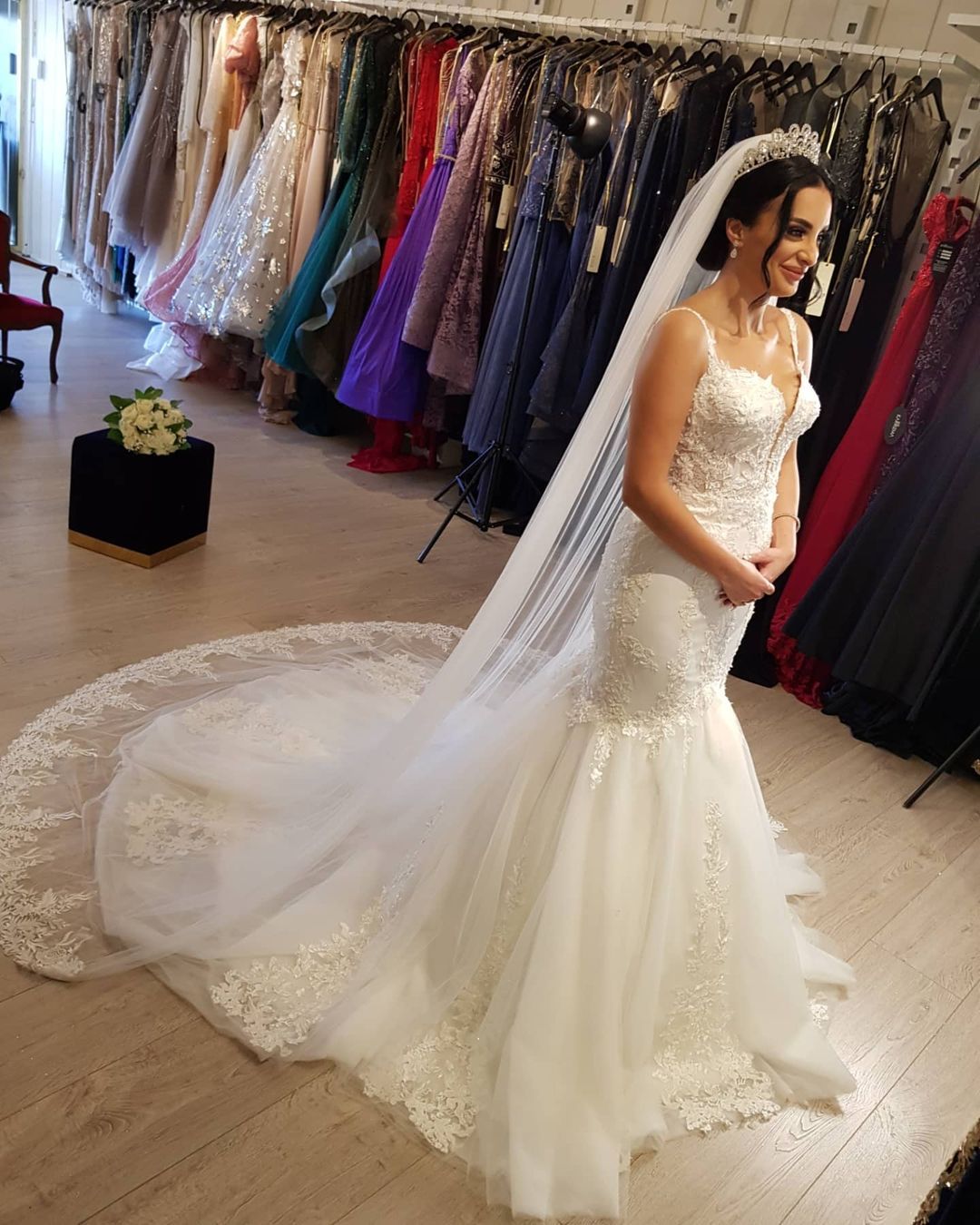 Spaghetti Straps Long Mermaid Wedding Dress With Lace Appliques Tulle