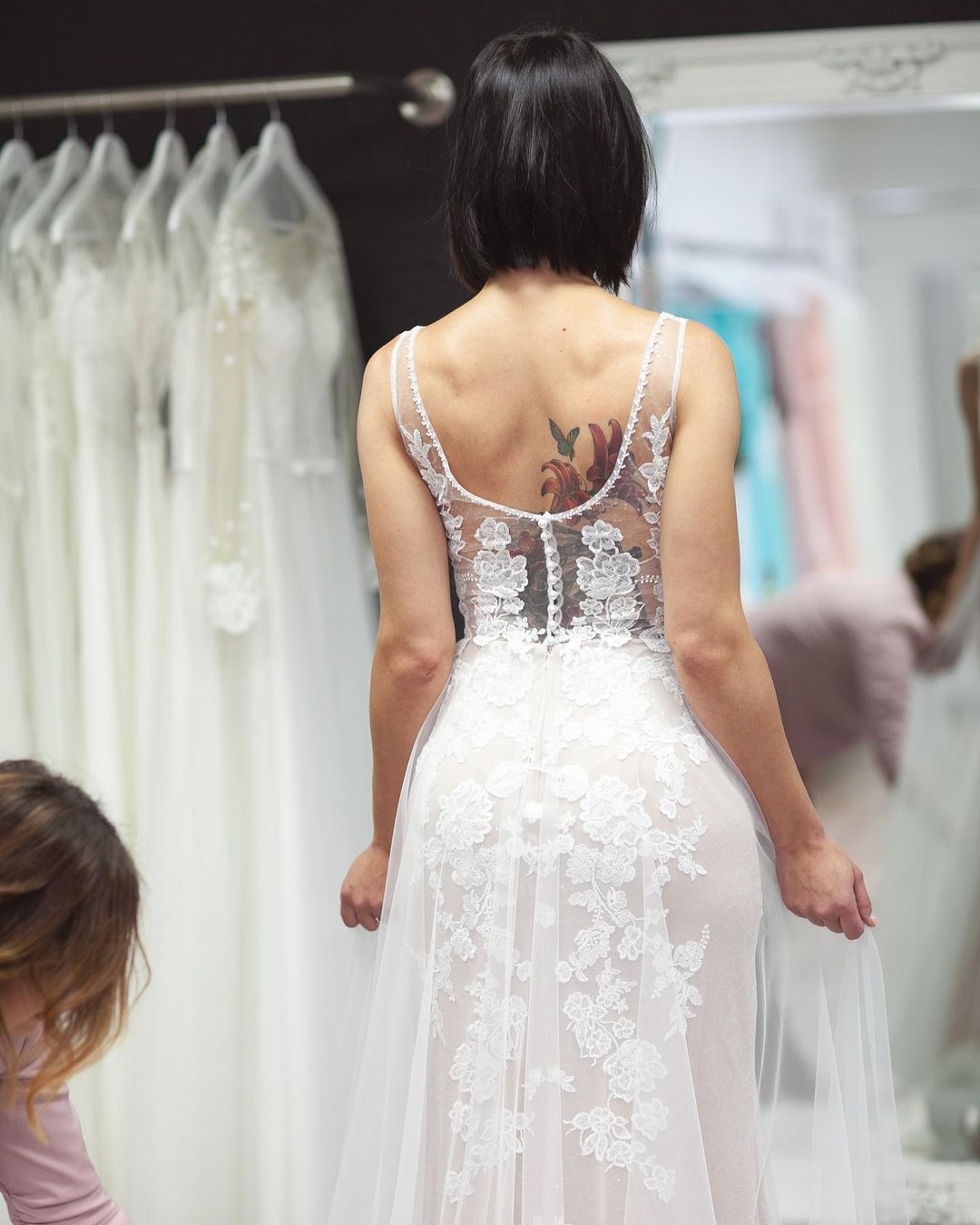 Deep V-neck A-Line Wedding Dress Floor-length With Backless Design Lace Appliques Tulle