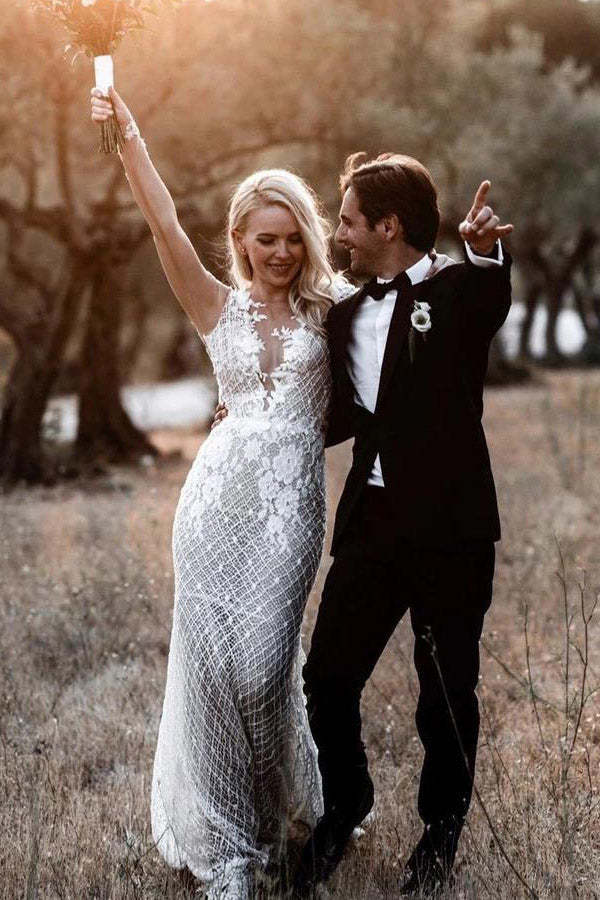Long Sleeve Illusion Neck Lace Wedding Dress Appliqued Bridal Gown