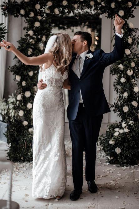 Mermaid Backless Lace Wedding Dress