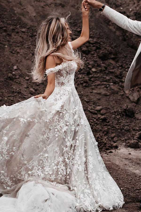 Off The Shoulder Ivory Tulle Lace Appliqued Wedding Dresses