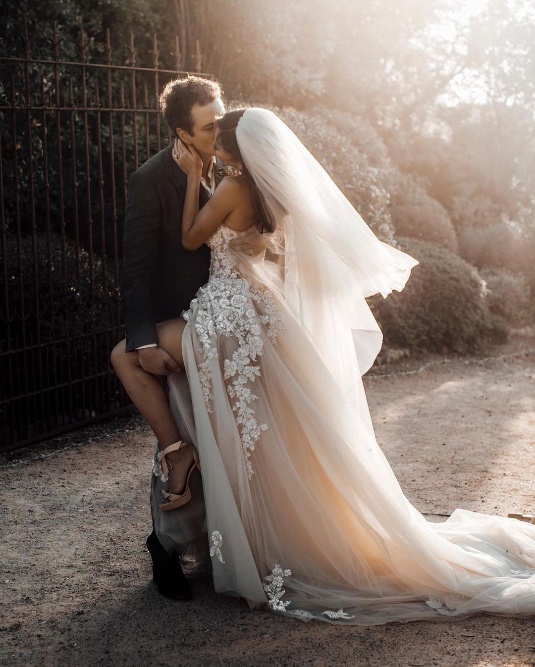 Sweetheart Ivory Tulle Long Wedding Dress Beach Wedding Dress
