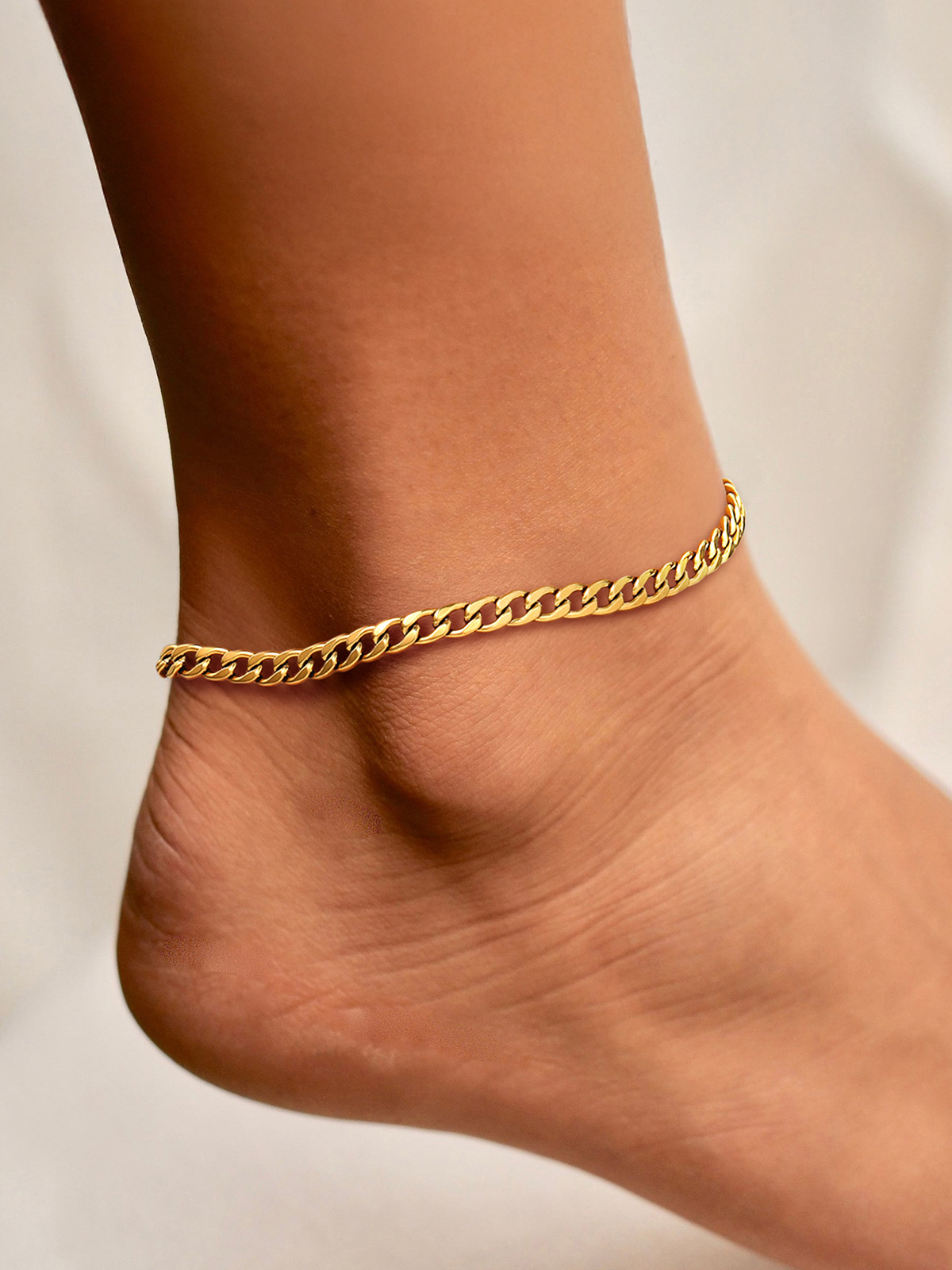 5mm Thick Cuban Chain Anklet in Silver in 18K Gold Plated