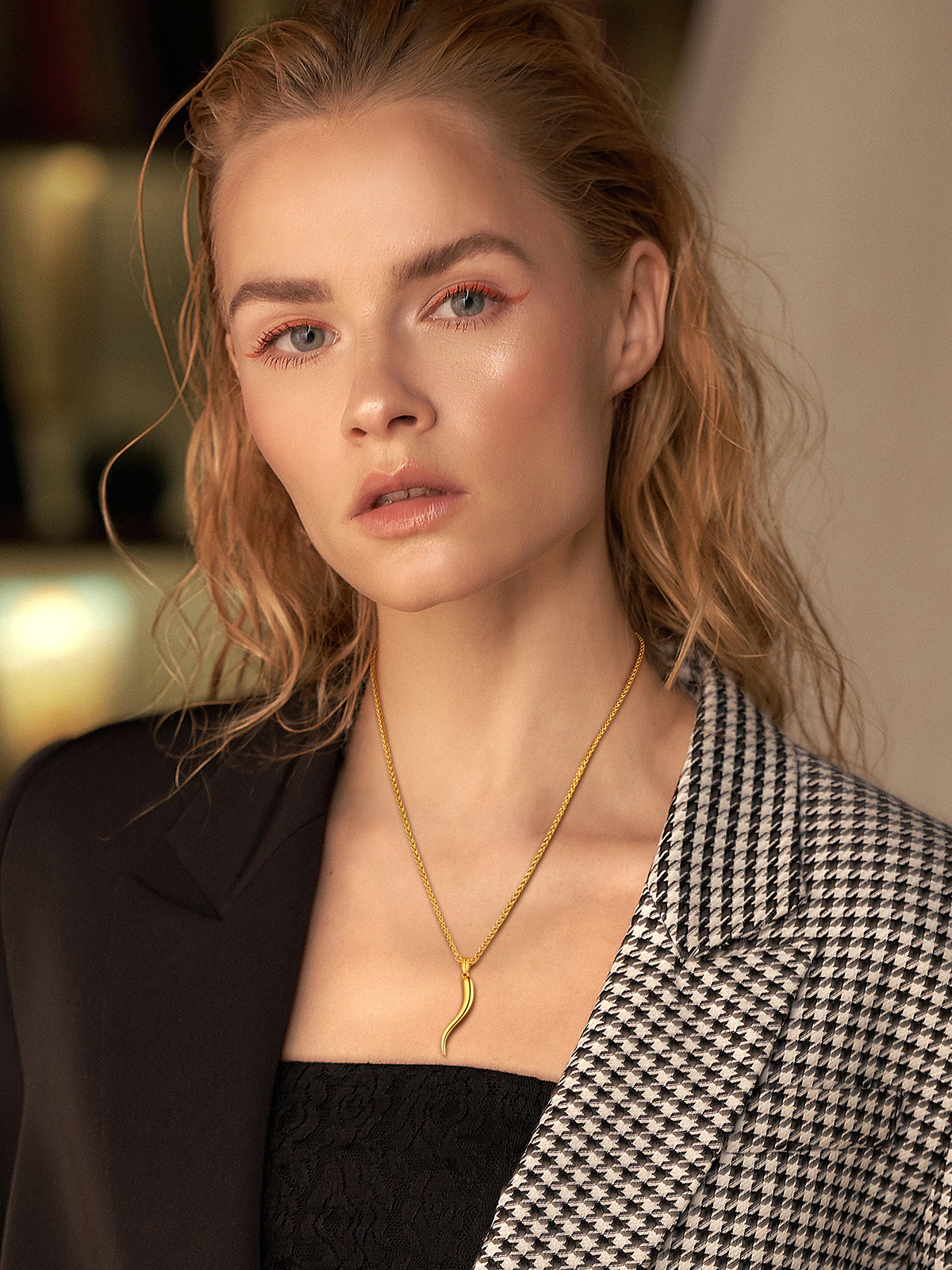Italian Horn Pendant Cornicello Necklace in 18K Gold
