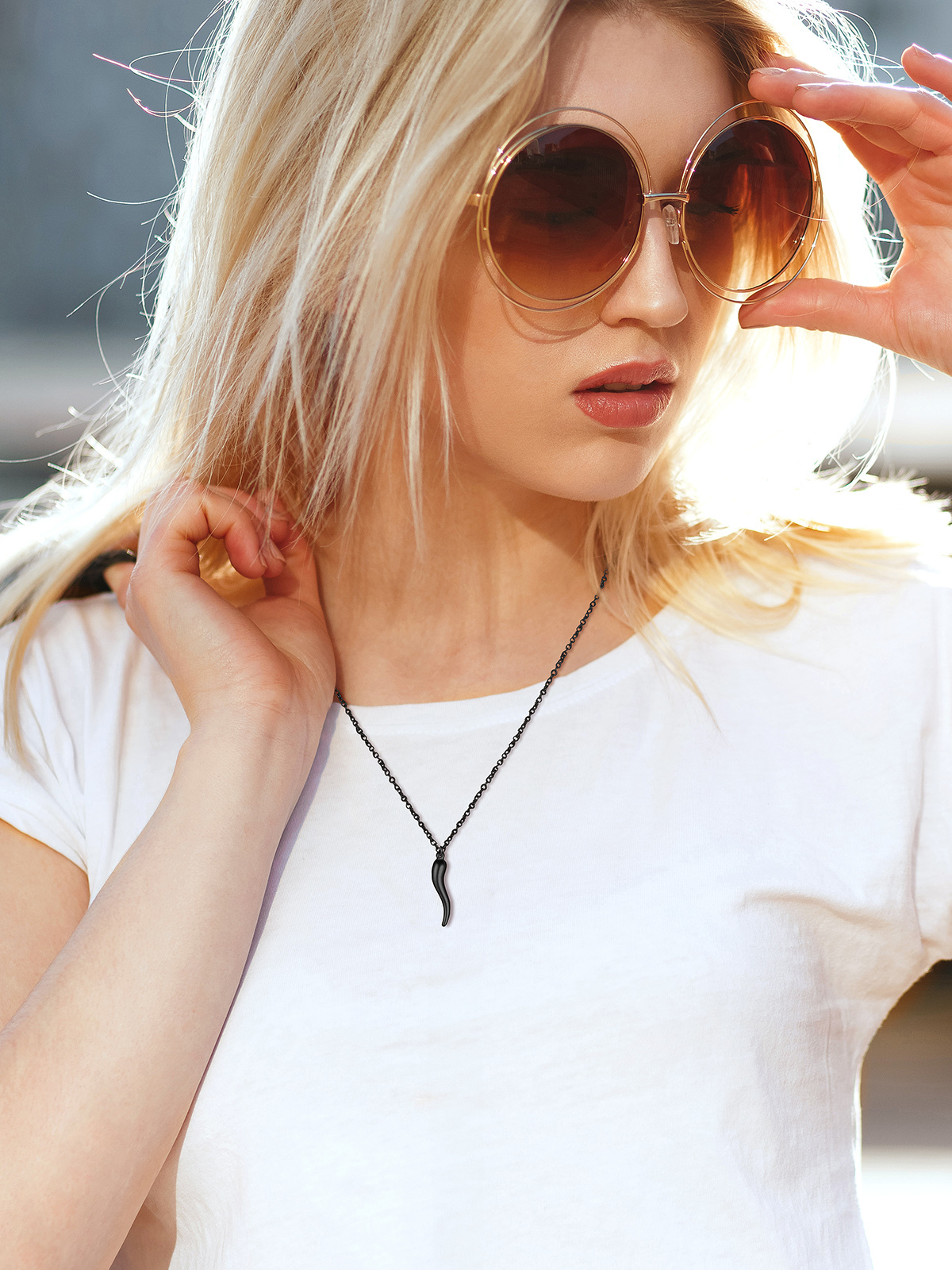 Cornicello Necklace Italian Horn Pendant in Black