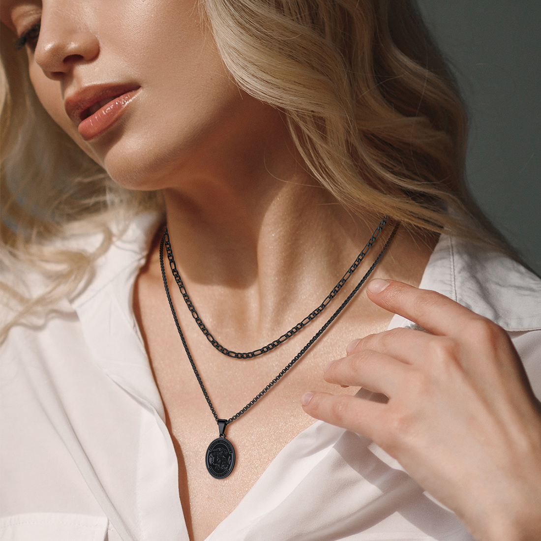 3mm Thick Figaro Chain Necklace for Women-02