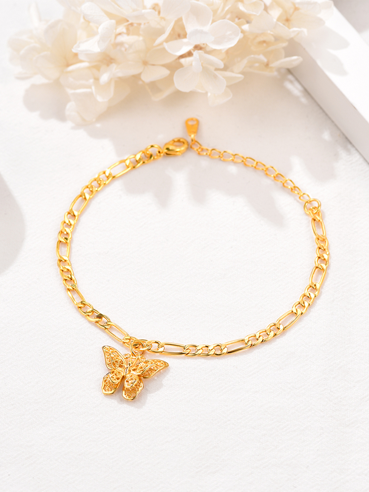 4.5mm Thick Butterfly Figaro Chain Anklet in 18K Gold