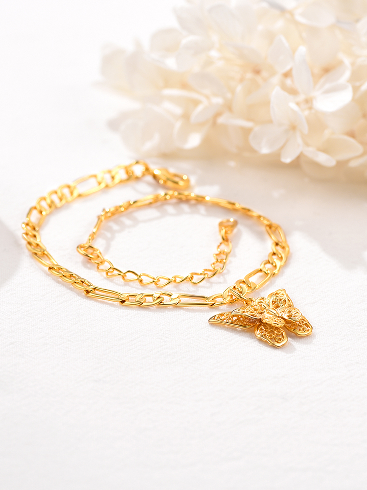 4.5mm Thick Butterfly Figaro Chain Anklet in 18K Gold