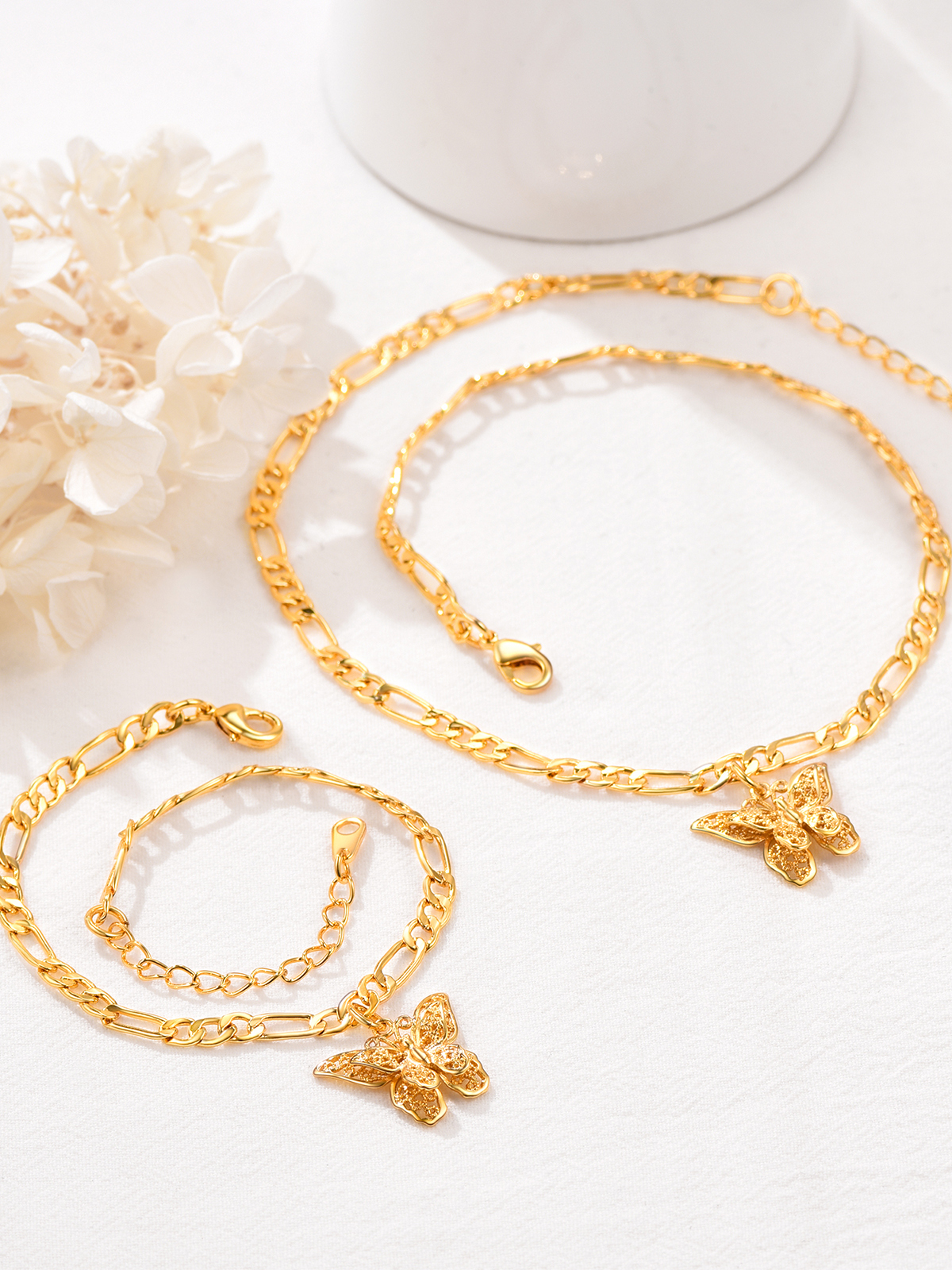 4.5mm Thick Butterfly Figaro Chain Anklet in 18K Gold