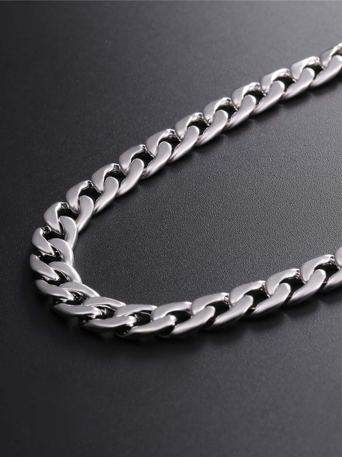 7mm Thick Cuban Link Chain Anklet in Platinum