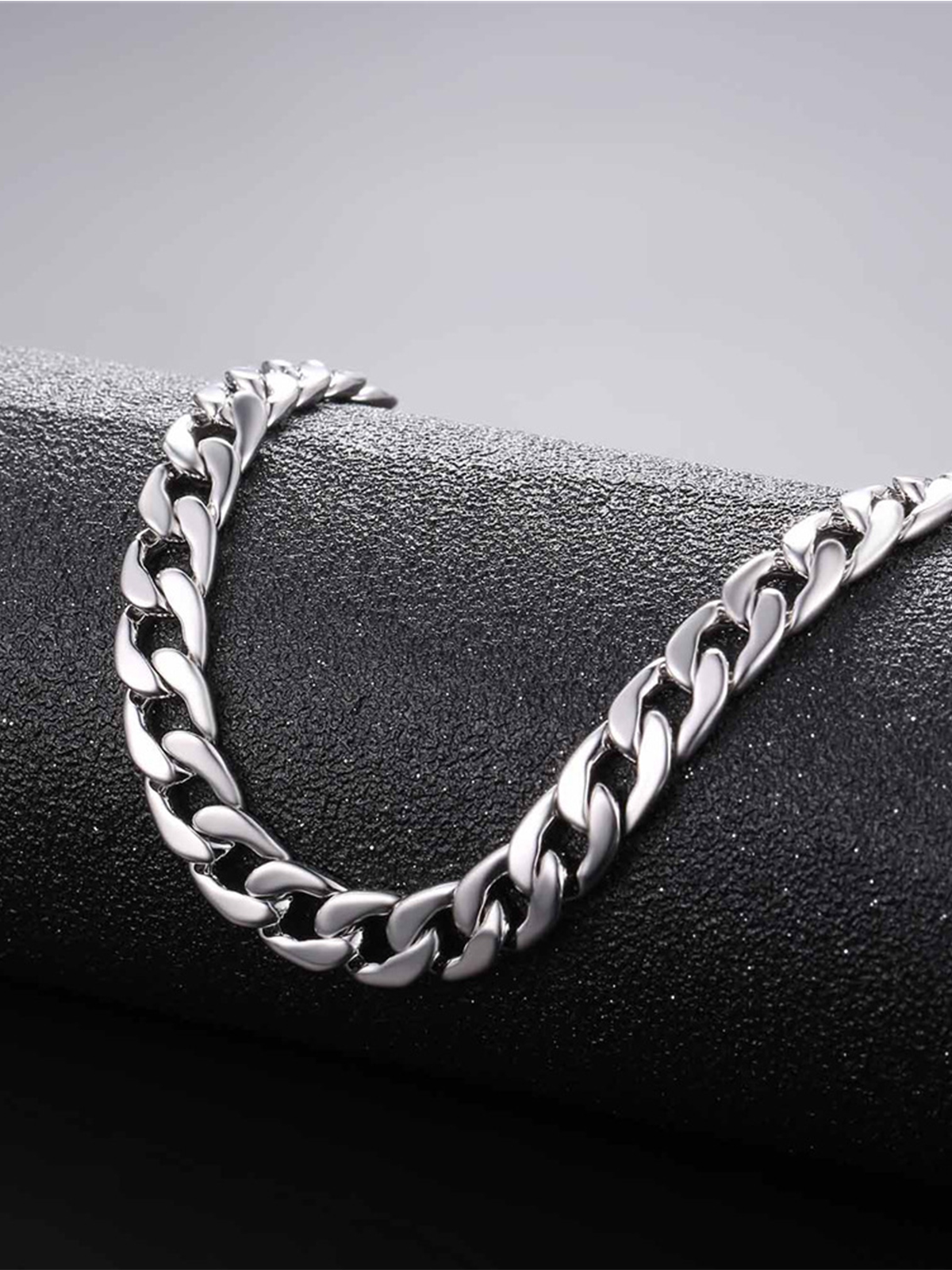 7mm Thick Cuban Link Chain Anklet in Platinum
