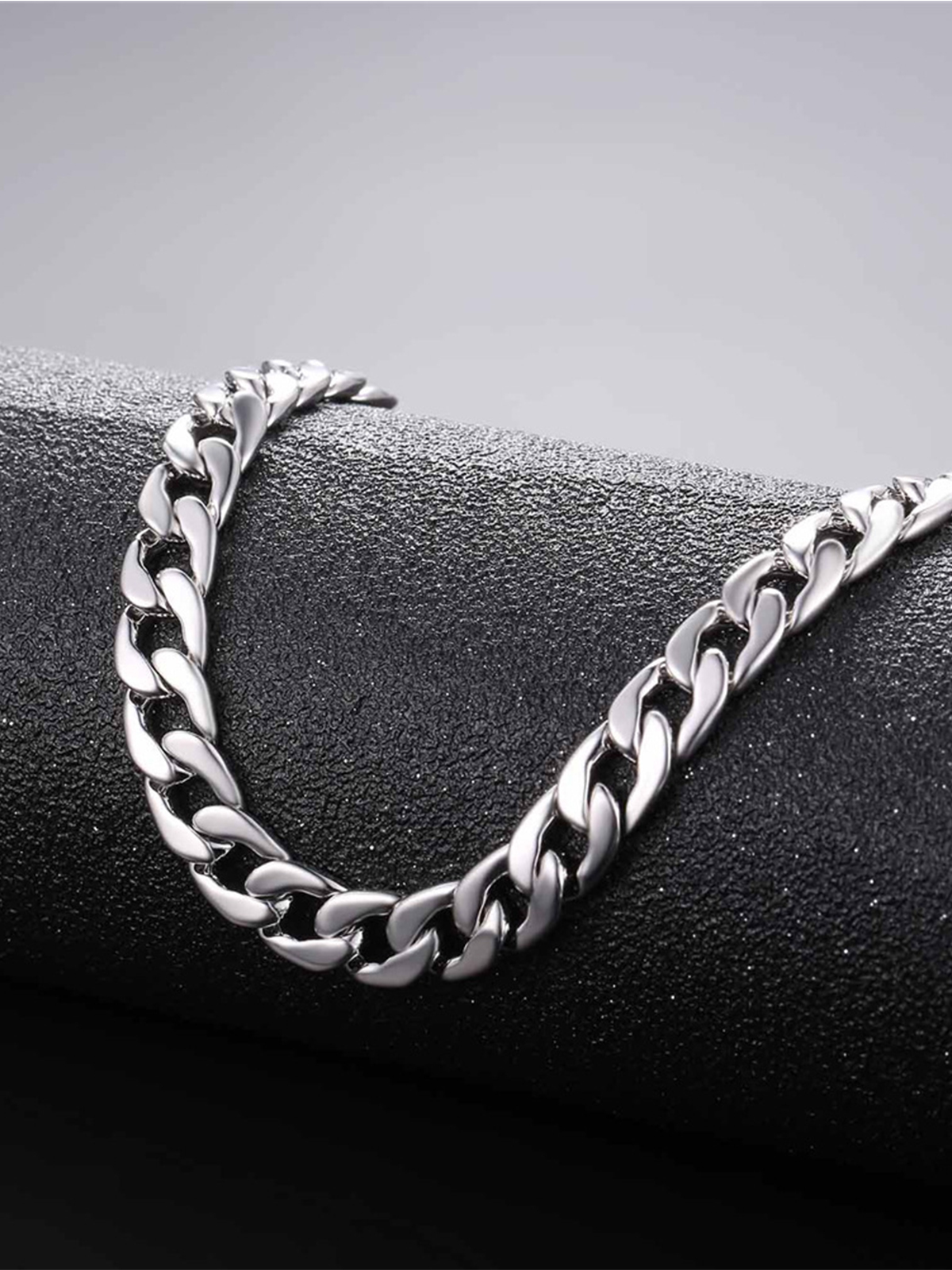 7mm Thick Cuban Link Chain Anklet in Platinum