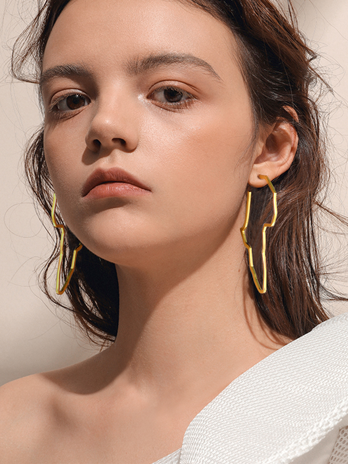75mm African Outline Earrings Dangle Earrings in 14K Gold