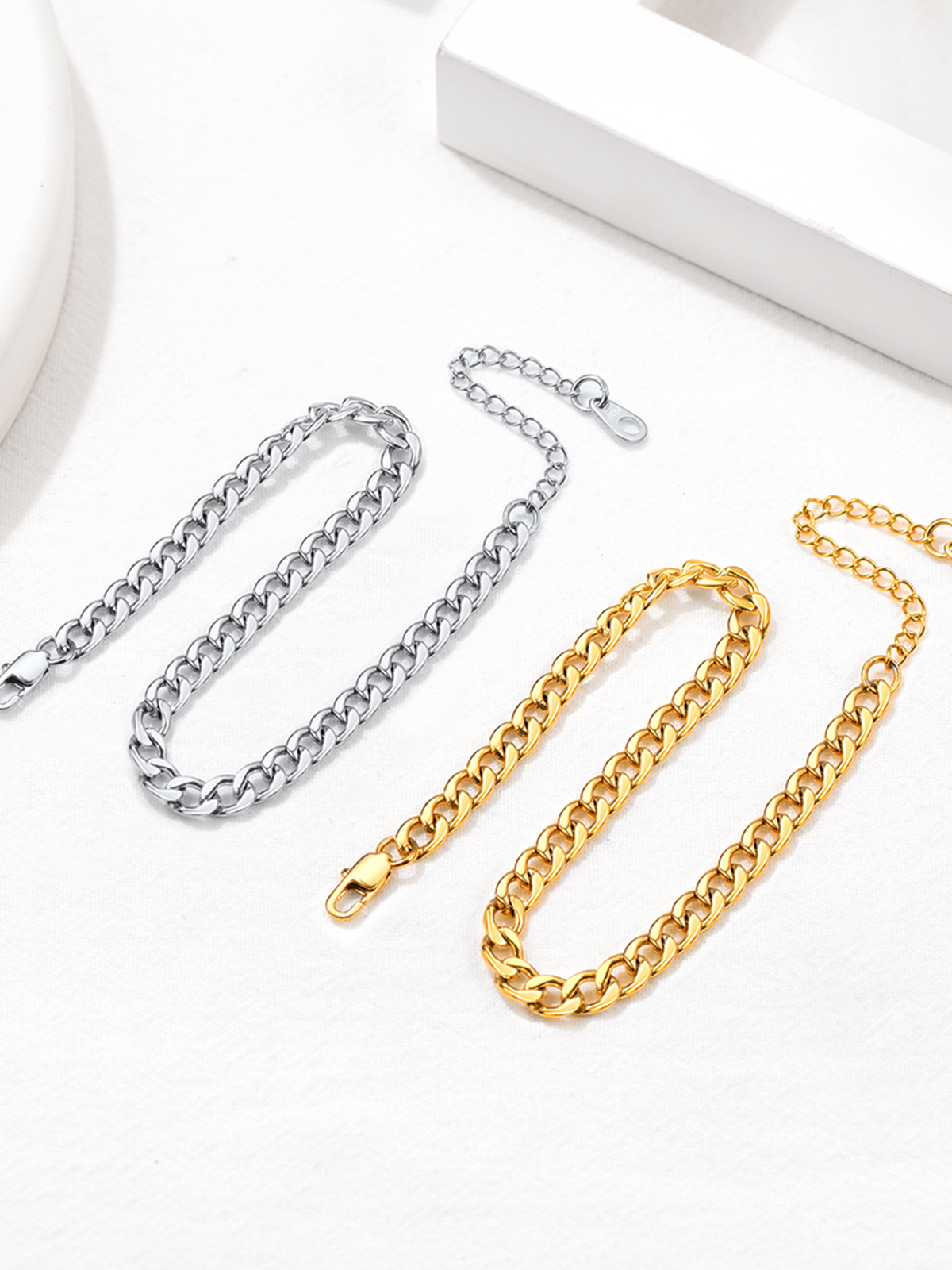 5mm Thick Cuban Chain Anklet in Silver in 18K Gold Plated