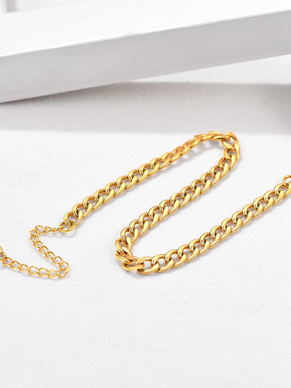 5mm Thick Cuban Chain Anklet in Silver in 18K Gold Plated