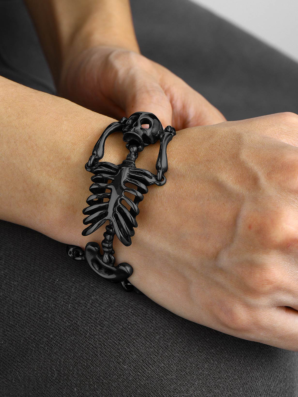 35mm Chunky Gothic Skull Bracelet in Black