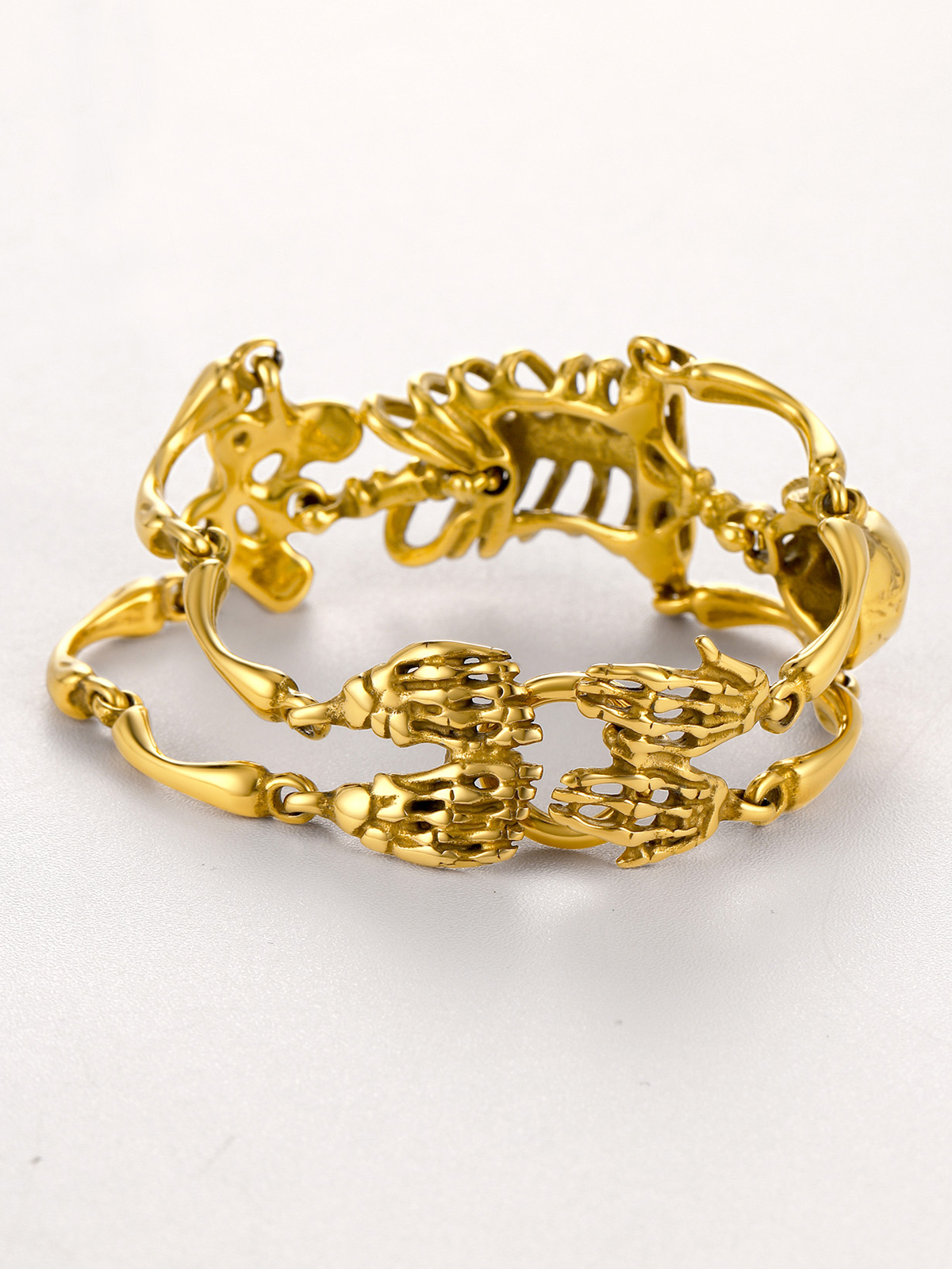 35mm Chunky Gothic Skull Bracelet in 18K Gold