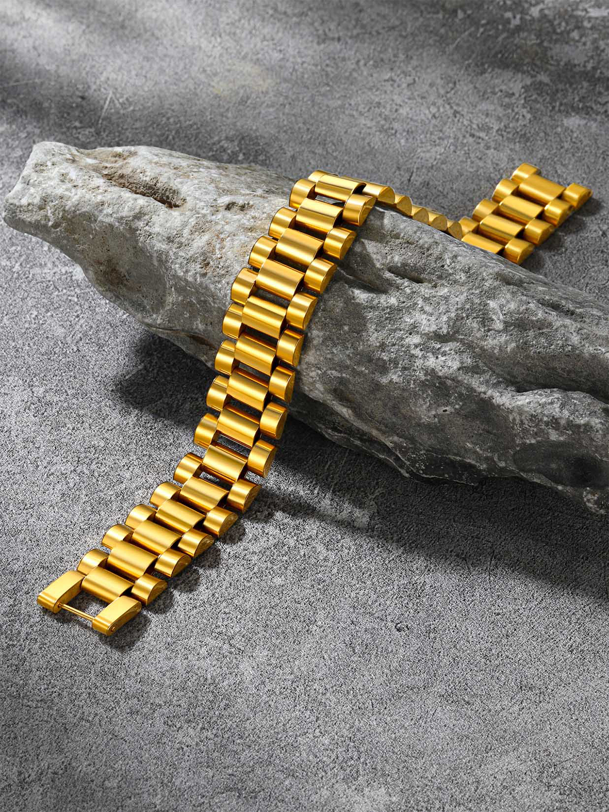 15mm Chunky Watchband Link Chain Bracelet in 18K Gold Plated