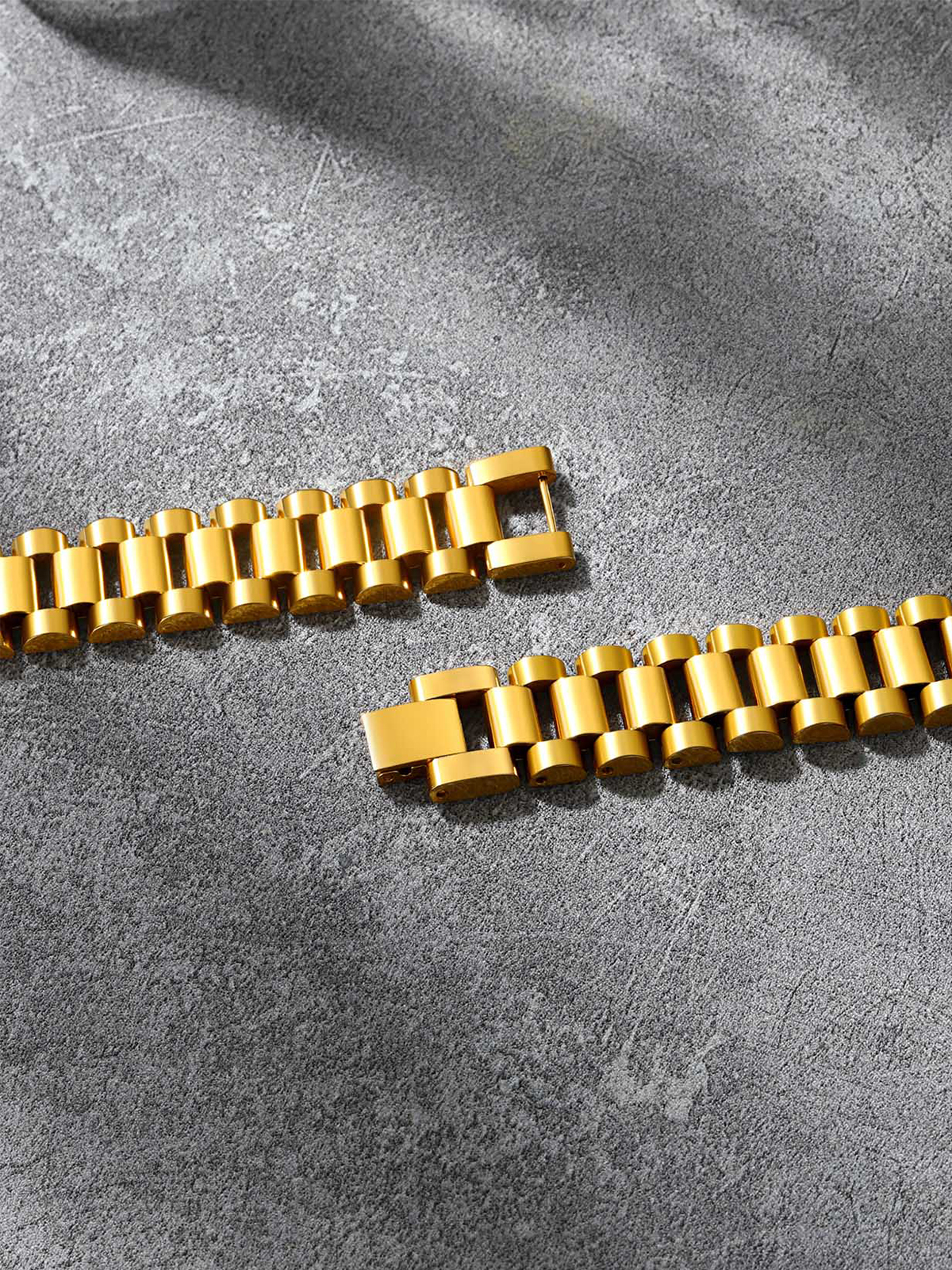 15mm Chunky Watchband Link Chain Bracelet in 18K Gold Plated