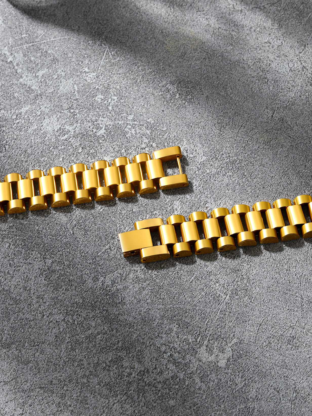 15mm Chunky Watchband Link Chain Bracelet in 18K Gold Plated