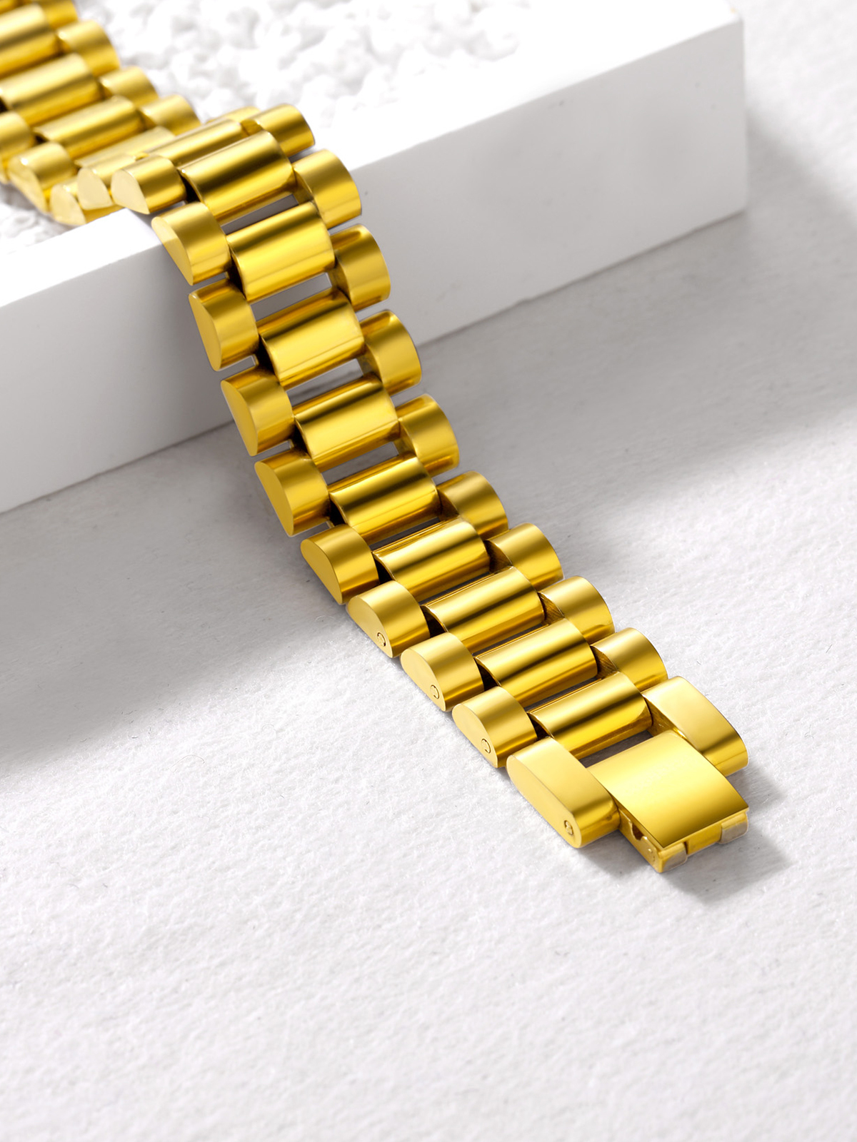 15mm Chunky Watchband Link Chain Bracelet in 18K Gold Plated