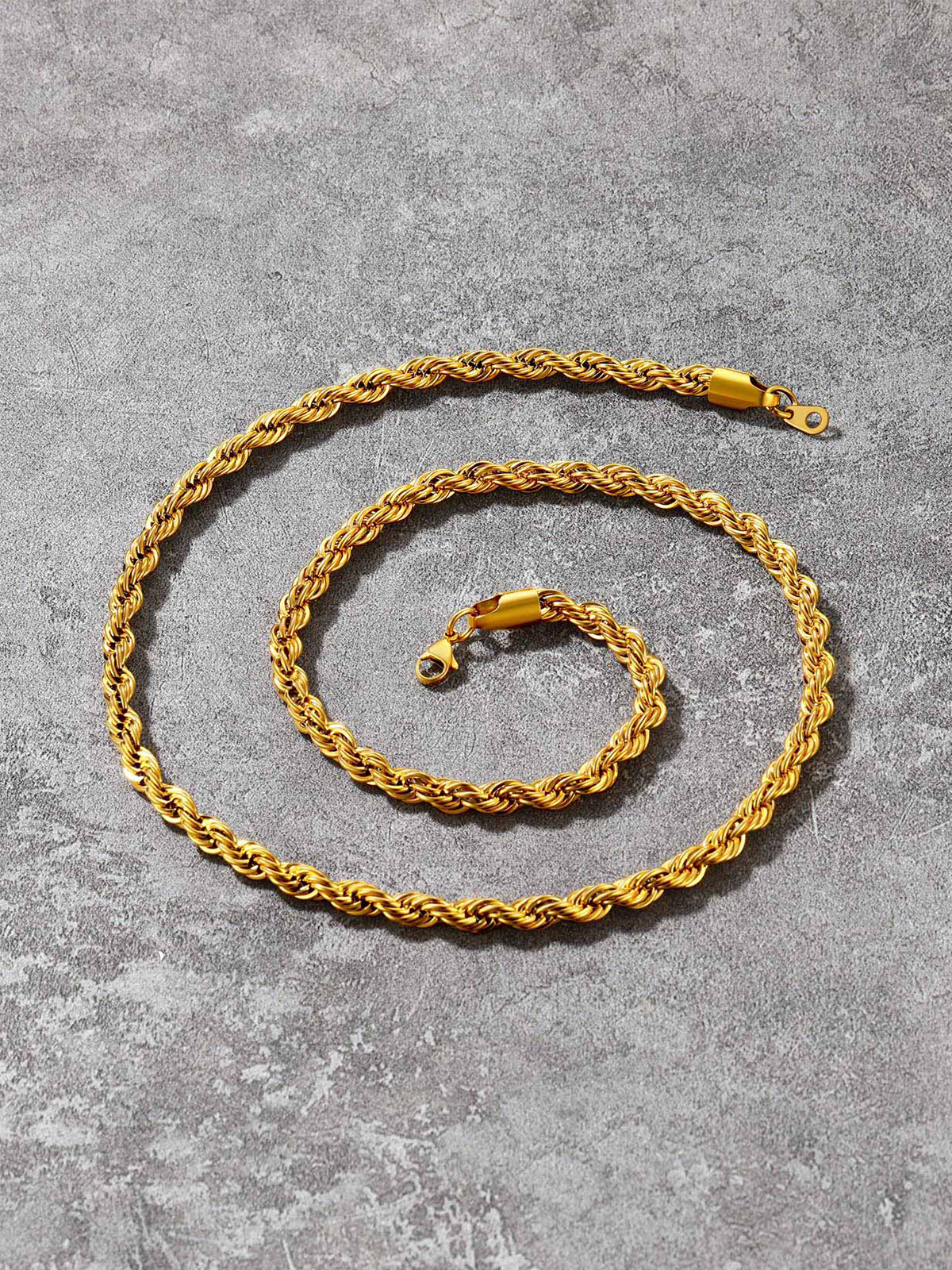 6mm Thick Twisted Rope Chain Necklace in 18K Gold Plated