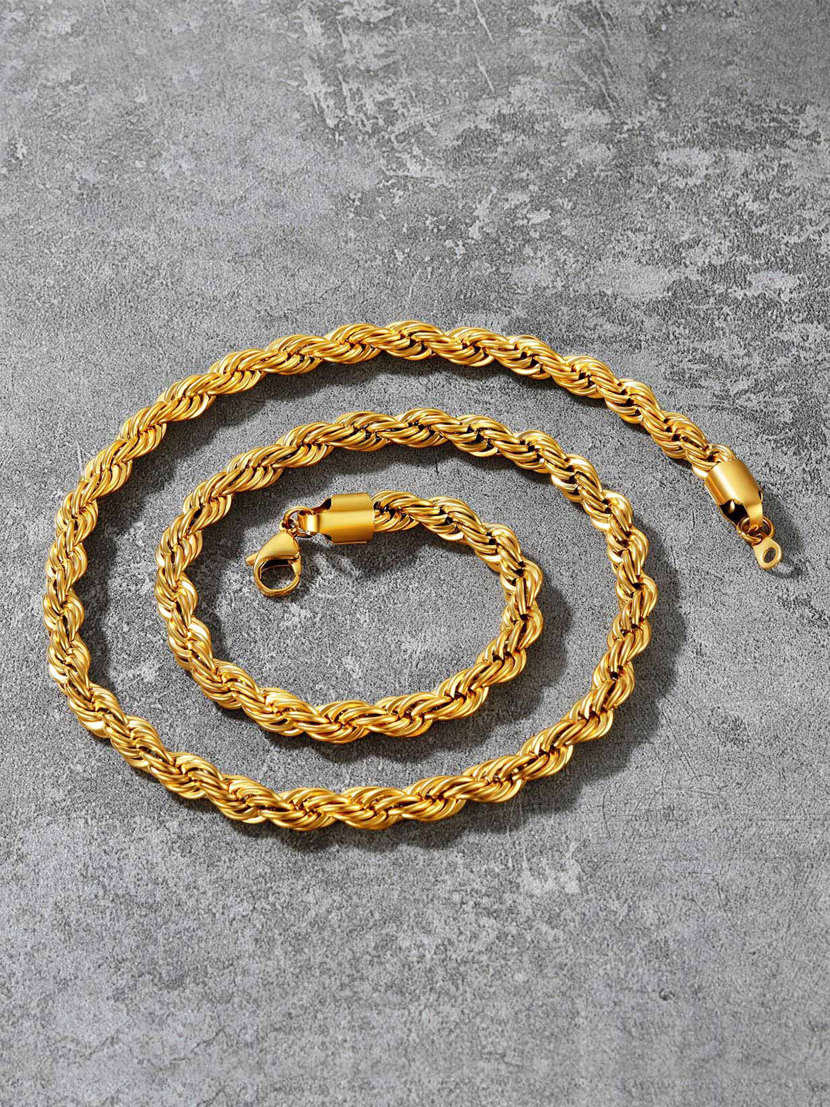 9mm Thick Twisted Rope Chain Necklace in 18K Gold Plated