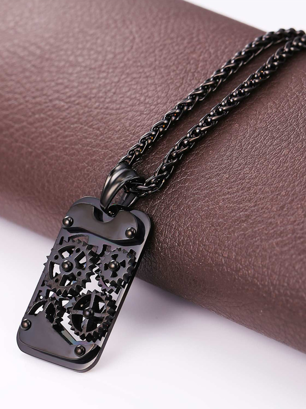 Rotatable Gear Pendant Steampunk Necklace in Black Plated