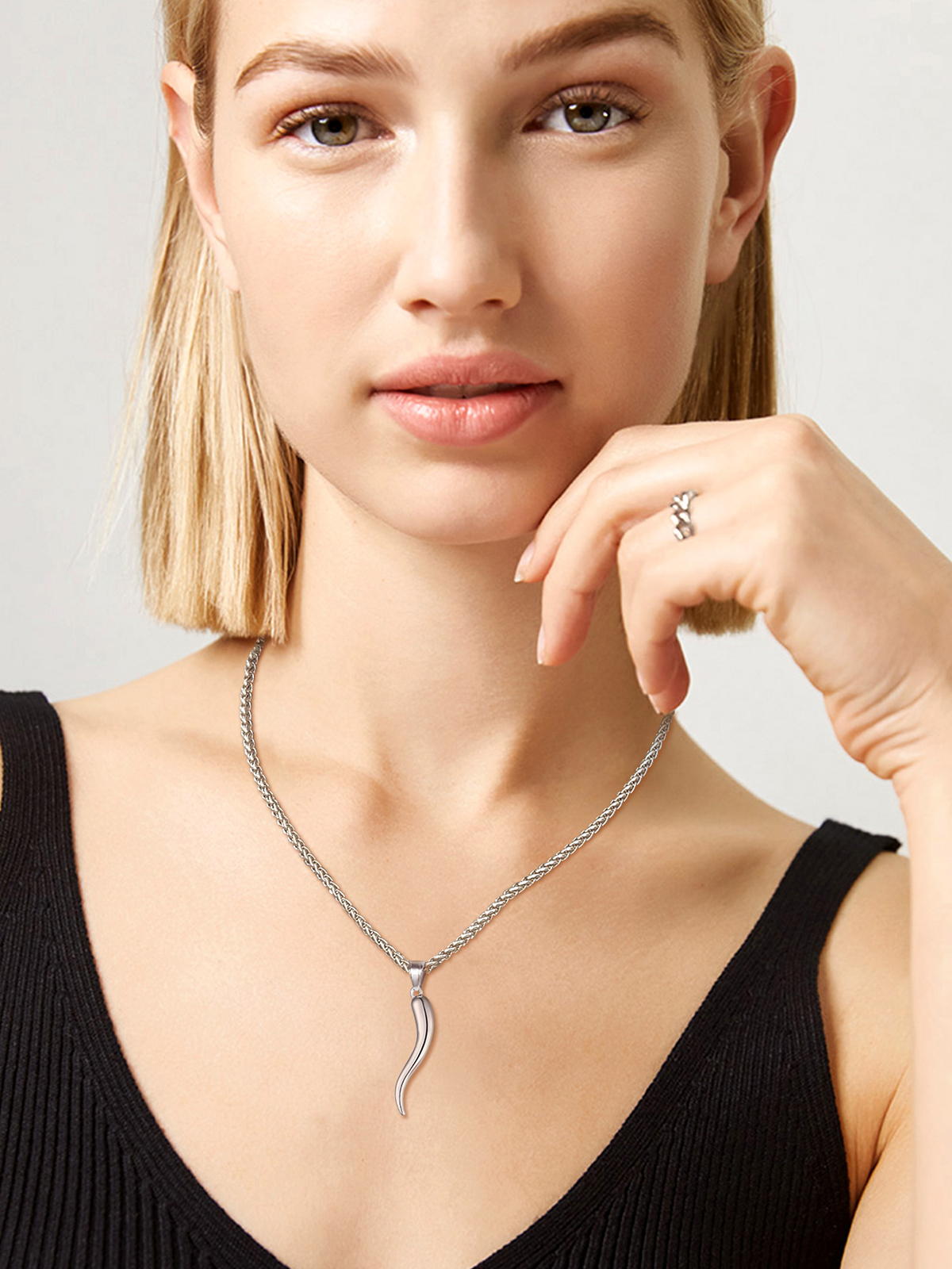 Italian Horn Pendant Cornicello Necklace in Silver