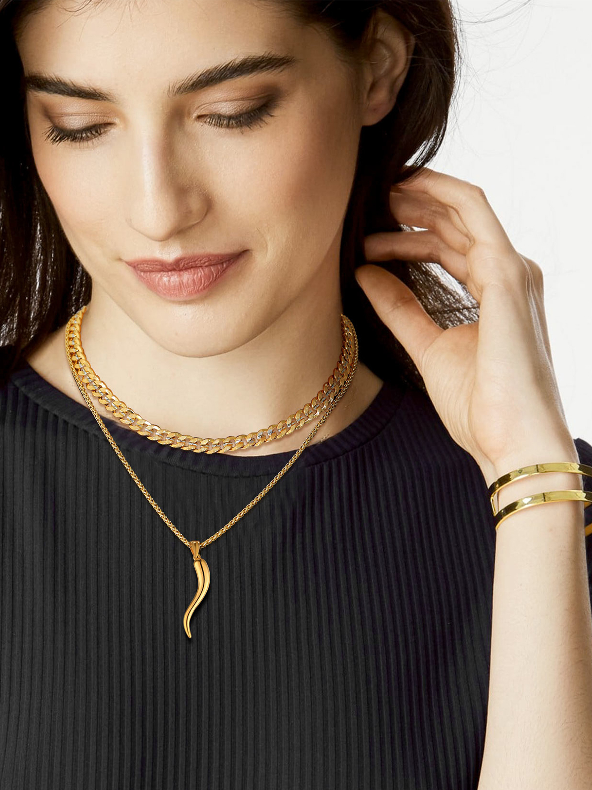 Italian Horn Pendant Cornicello Necklace in 18K Gold