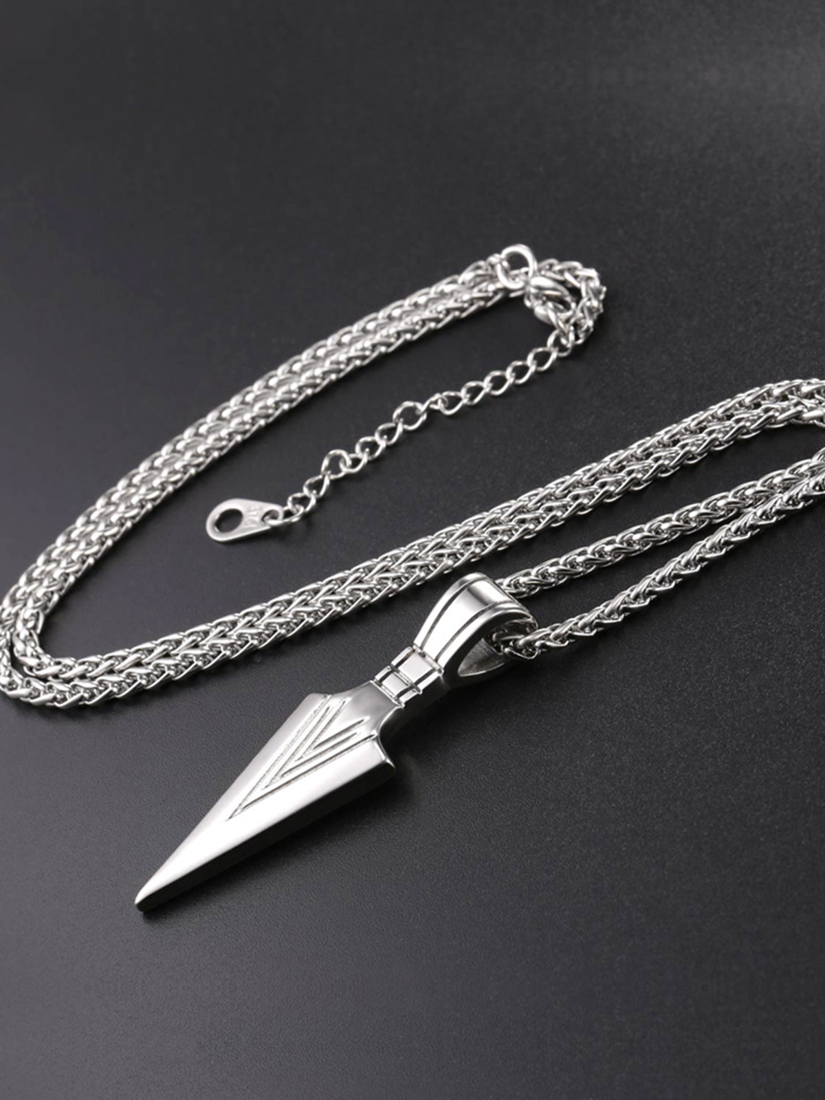 Arrowhead Necklace Spear Point Pendant in Stainless