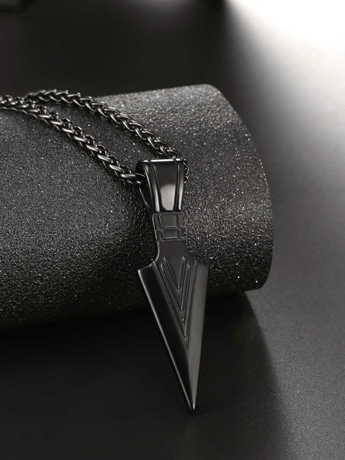Arrowhead Necklace Spear Point Pendant in Black
