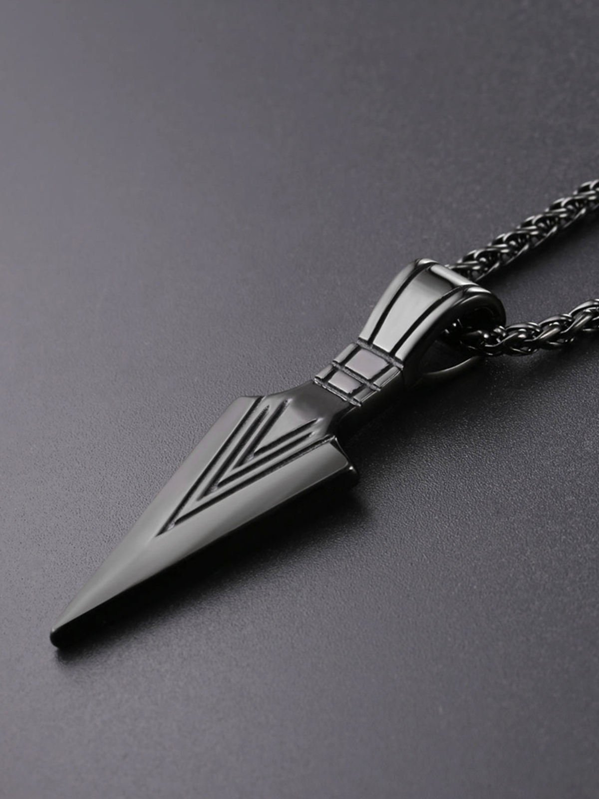 Arrowhead Necklace Spear Point Pendant in Black