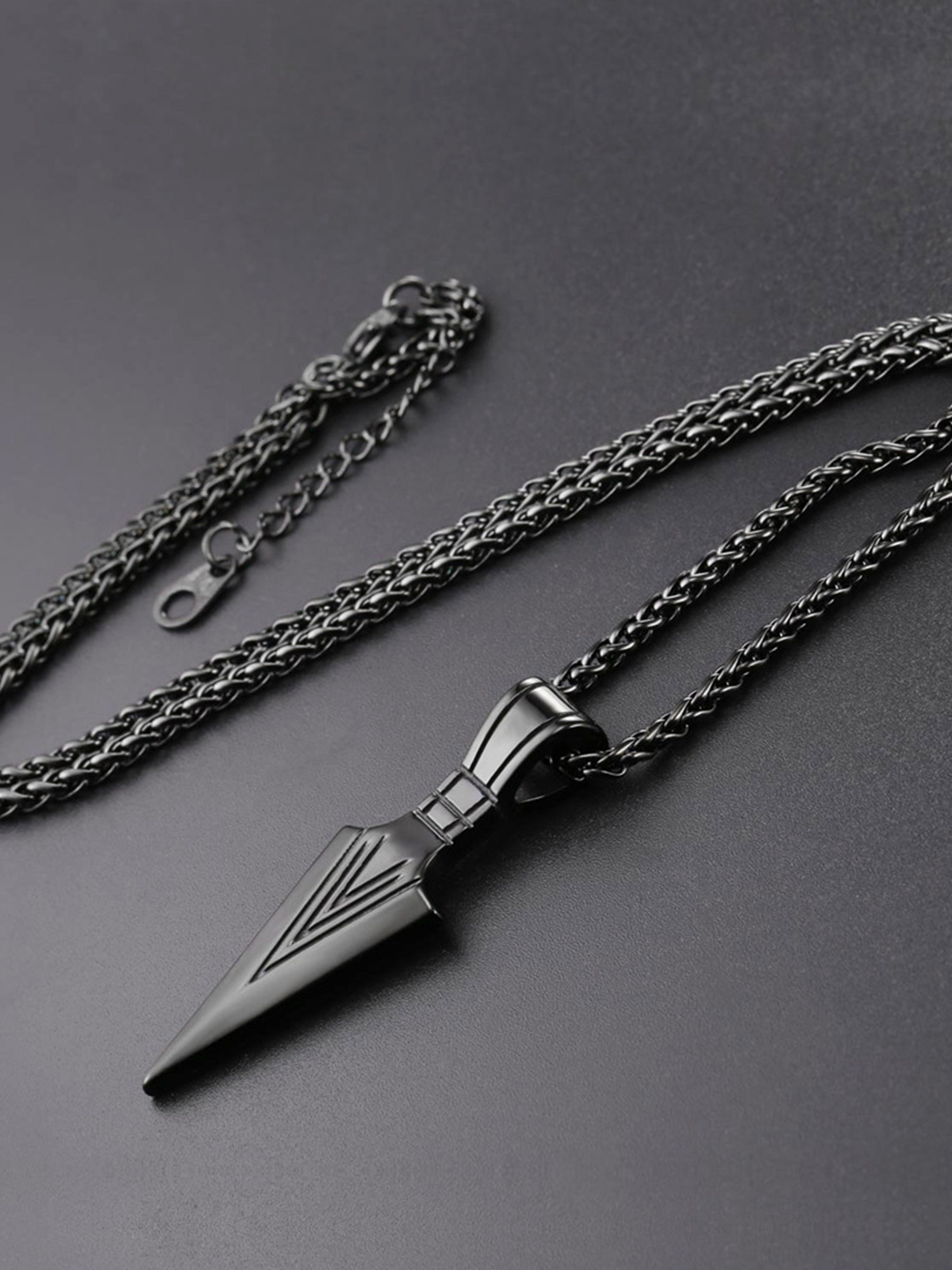 Arrowhead Necklace Spear Point Pendant in Black