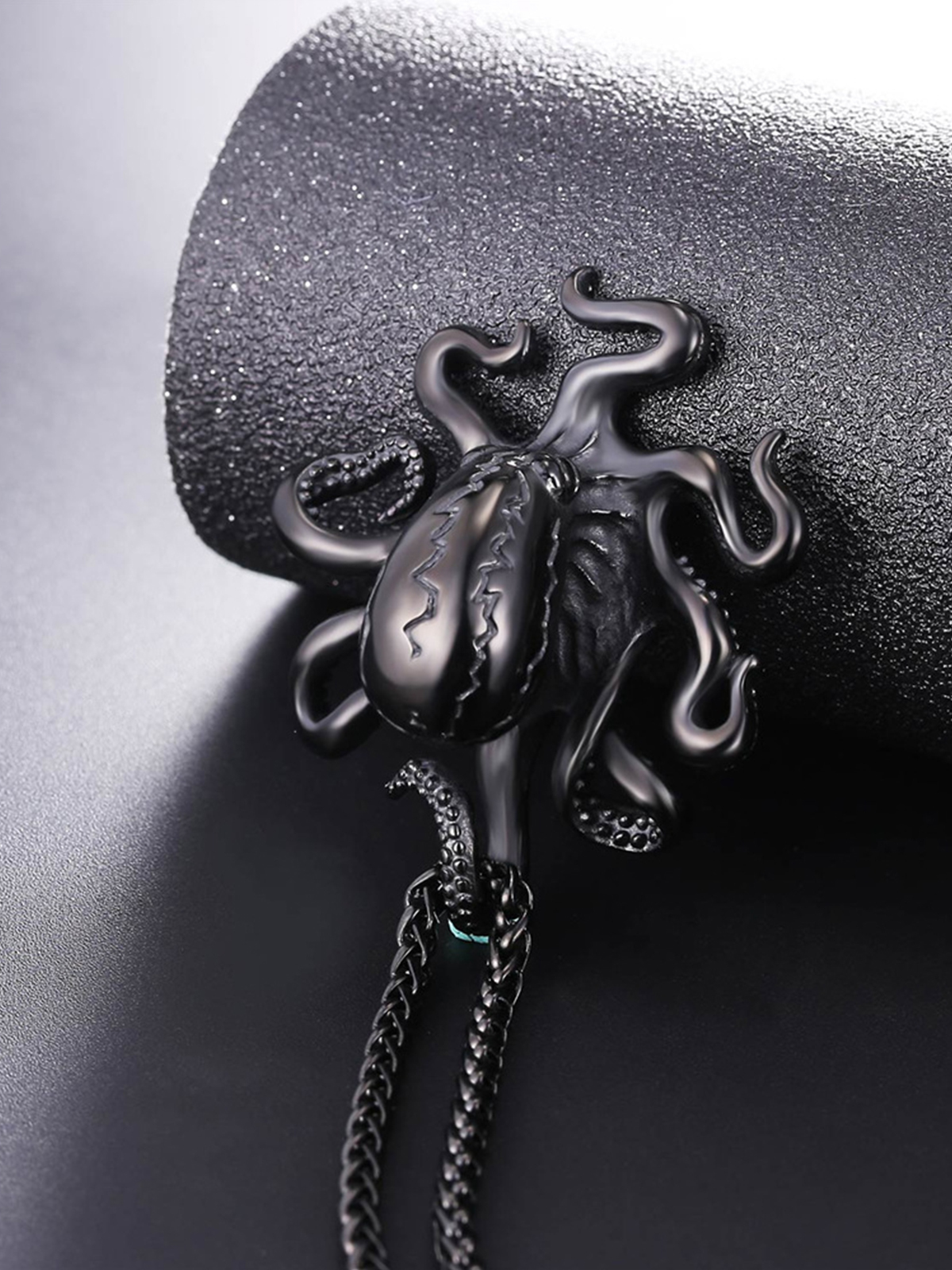 Octopus Pendant Animal Necklace in Black Plated