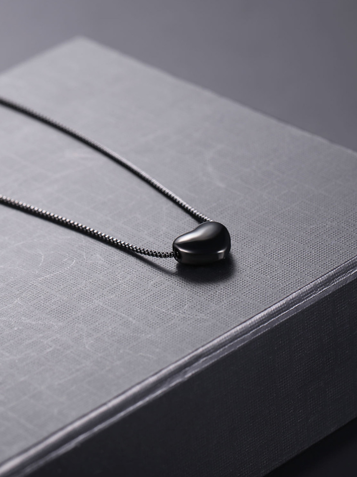 Tiny Heart Pendant Box Chain Necklace in Black Plated
