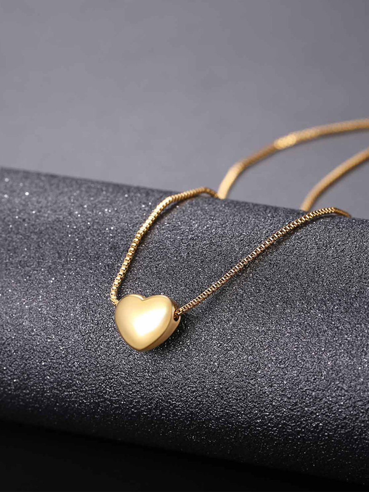 Tiny Heart Pendant Box Chain Necklace in 18K Gold Plated