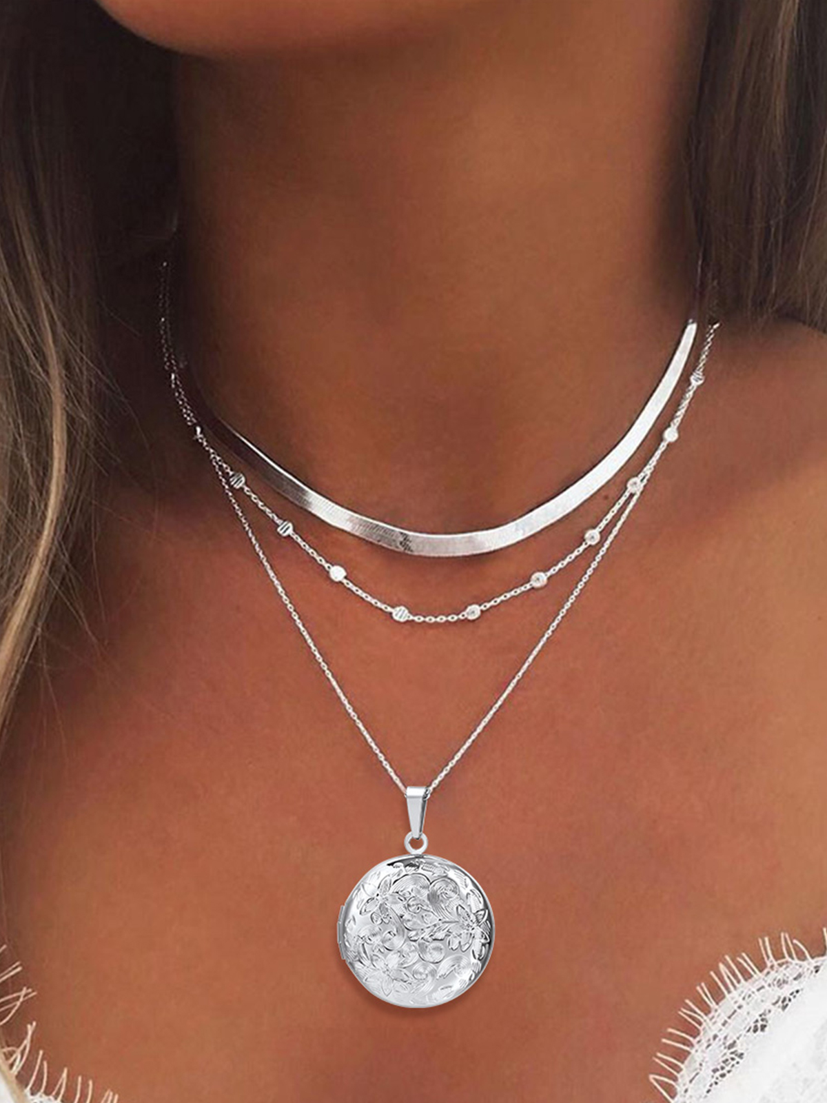 Photo Locket Pendant Flower Engraved Necklace in Stainless