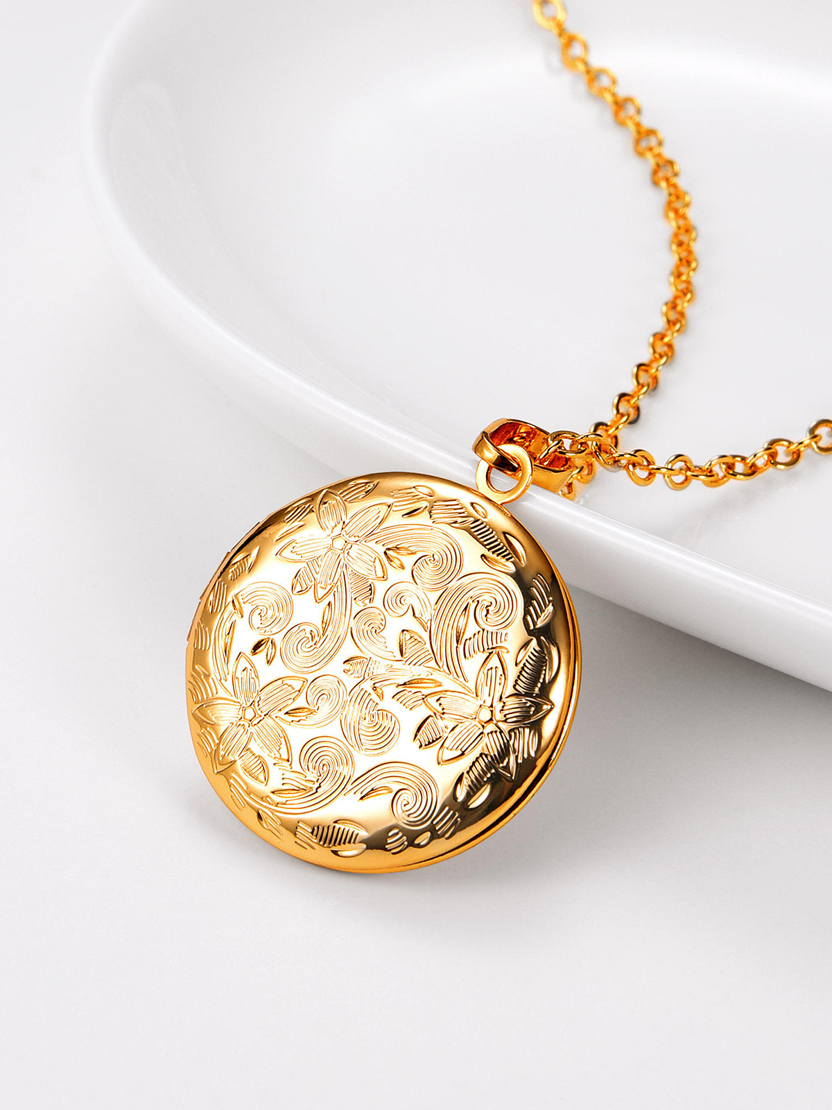 Photo Locket Pendant Flower Engraved Necklace in 18K Gold