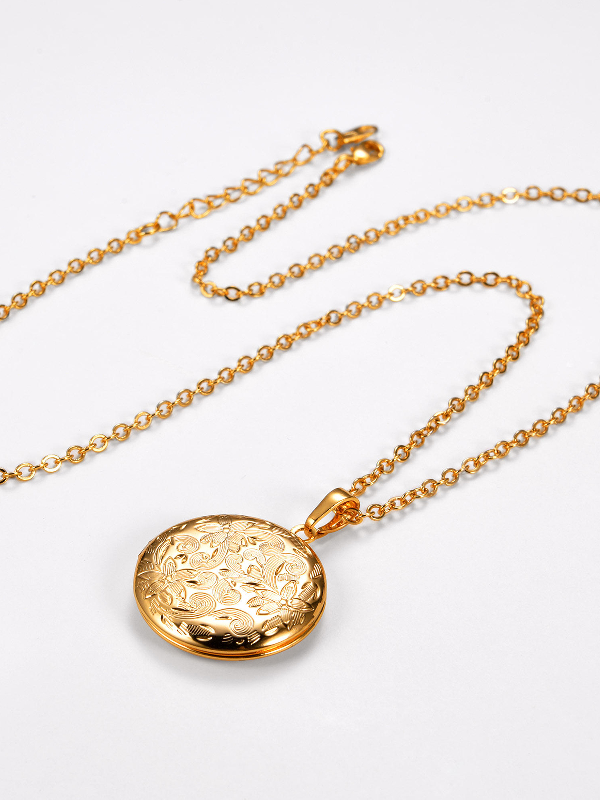 Photo Locket Pendant Flower Engraved Necklace in 18K Gold