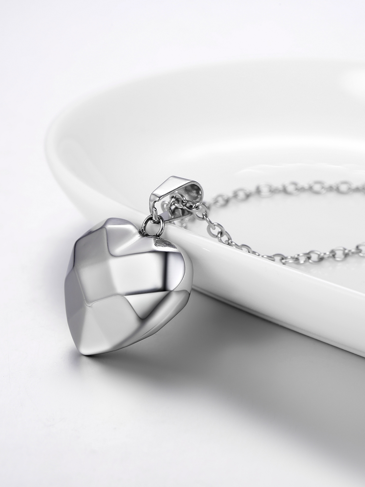 3D Facet Love Heart Pendant Necklace in Stainless