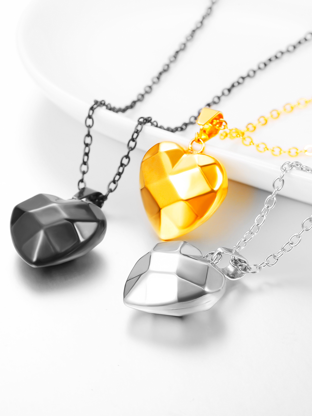 3D Facet Love Heart Pendant Necklace in Stainless
