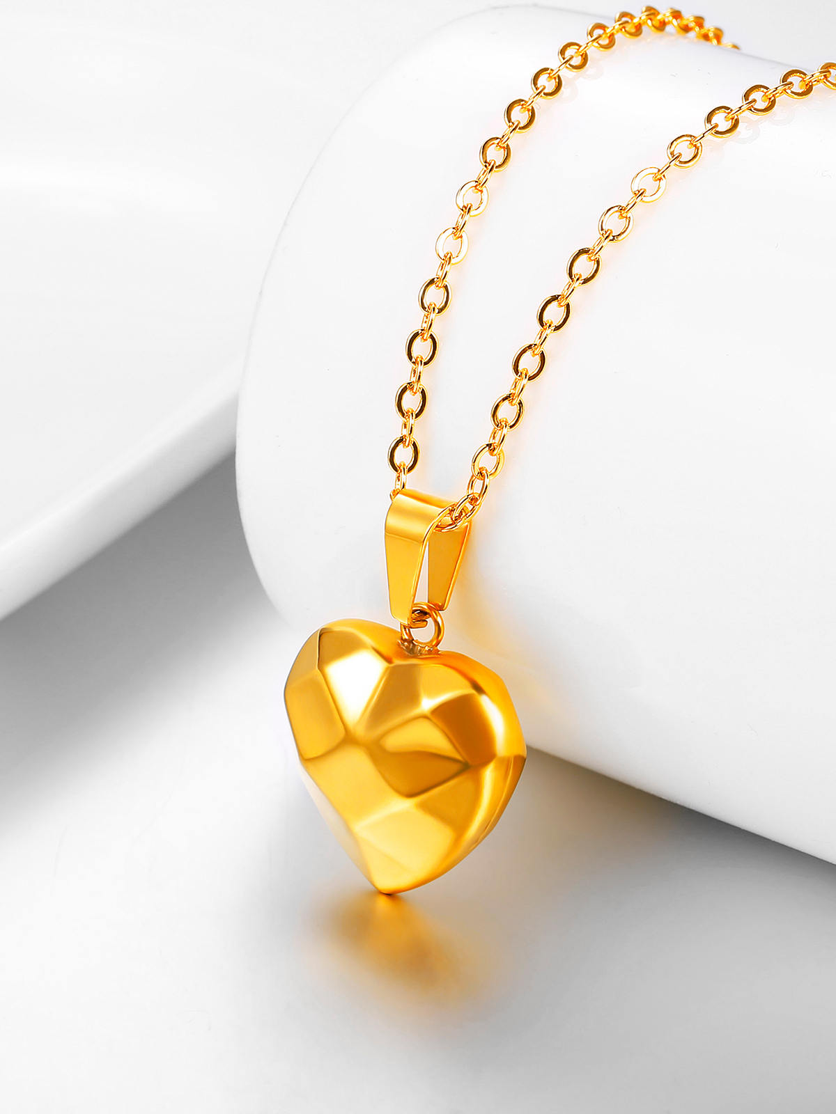 3D Facet Love Heart Pendant Necklace in 18K Gold