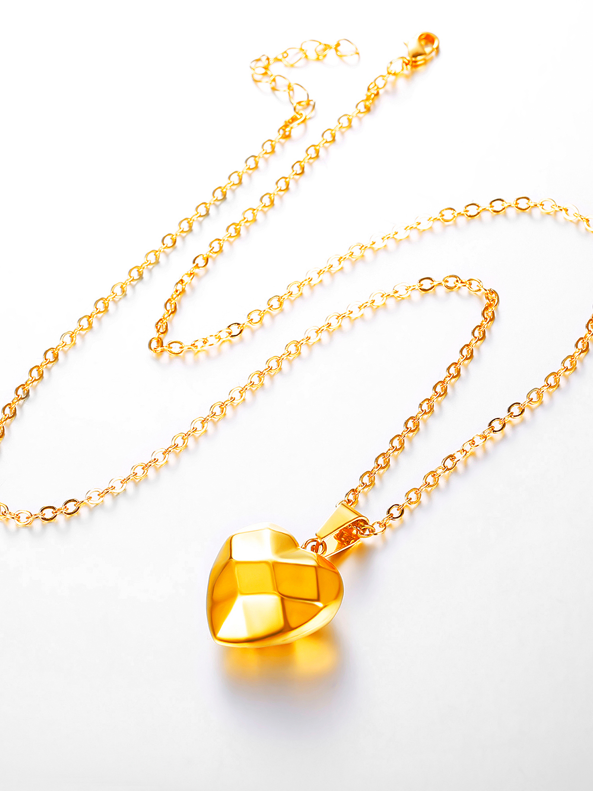 3D Facet Love Heart Pendant Necklace in 18K Gold