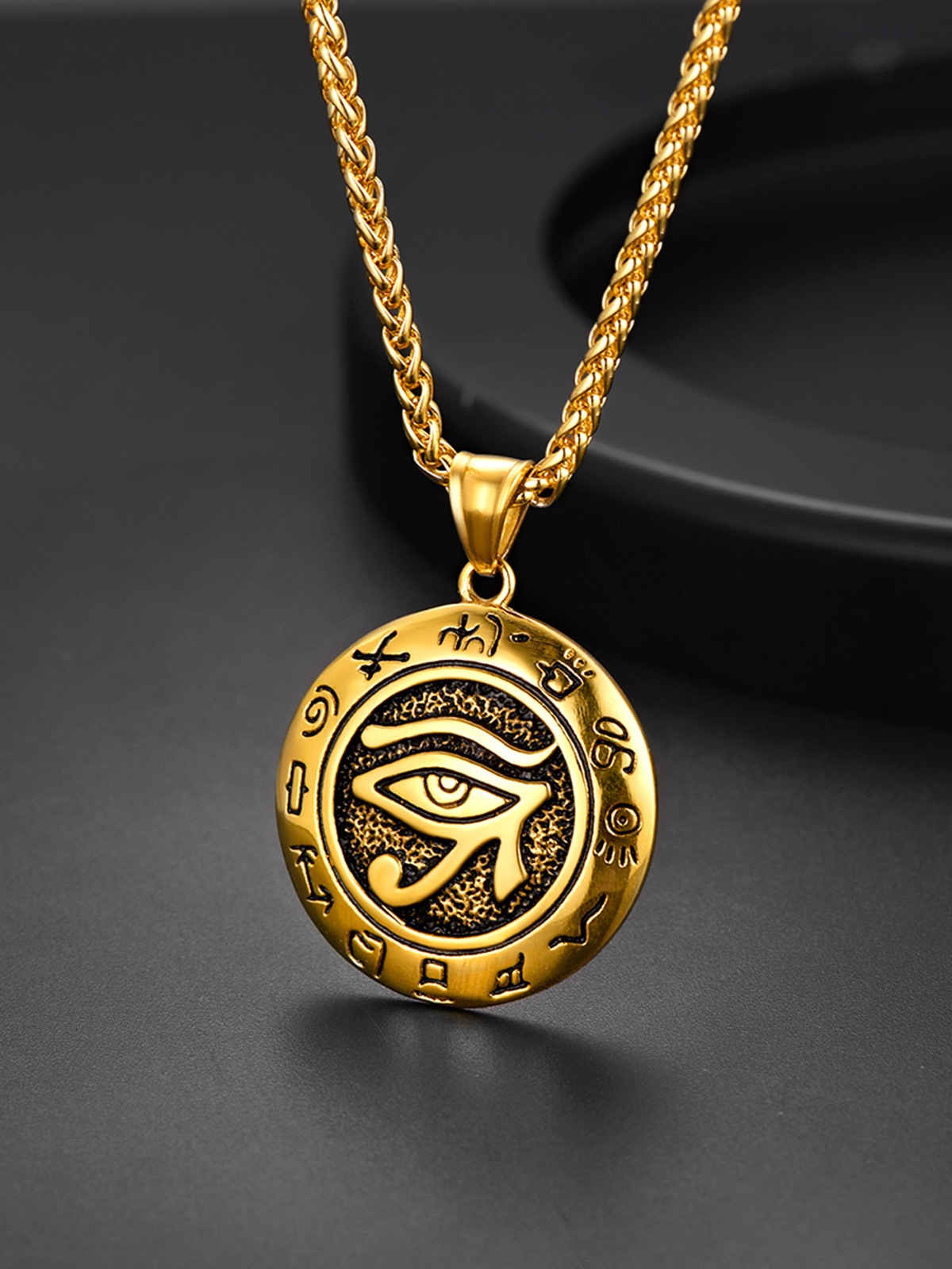 Eye of Horus Pendant Vintage Egyptian Necklace in 18K Gold