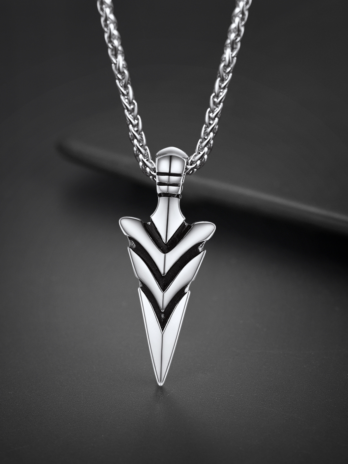 Spear Point Pendant Arrowhead Necklace in Stainless