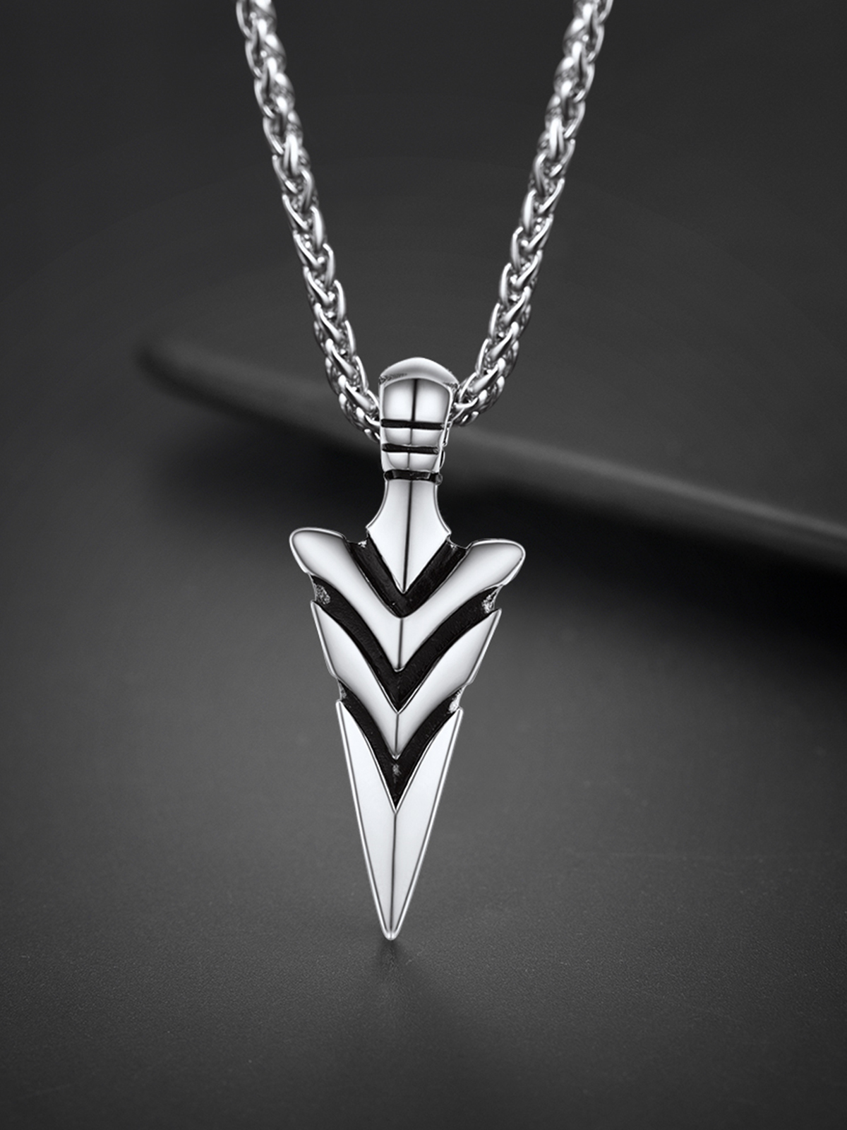 Spear Point Pendant Arrowhead Necklace in Stainless